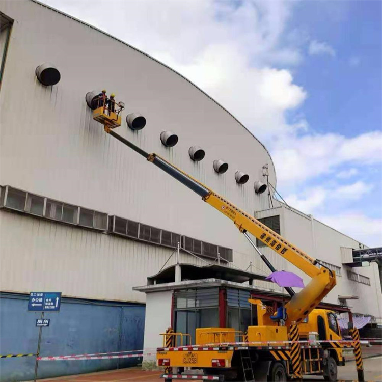 揭西高空作业车出租服务：专业广告牌安装解决方案