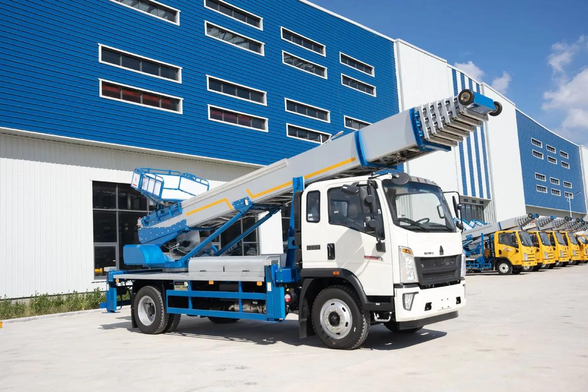 揭西出租云梯车高空作业车 建筑垃圾搬运